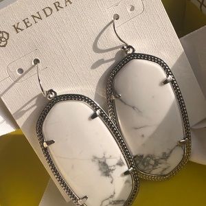 NWOT RARE Kendra Scott Danielle Earrings Howlite & Silver Gorgeous Stones!